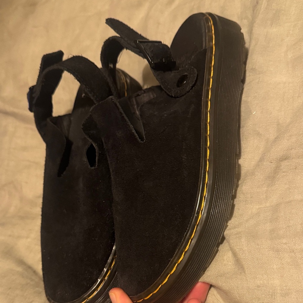 DR.MARTENS CARLSON SUEDE MULES